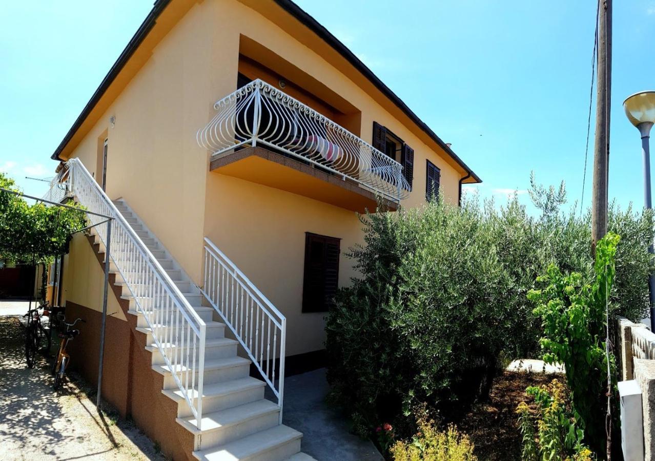 Apartments Nela Єлса Екстер'єр фото